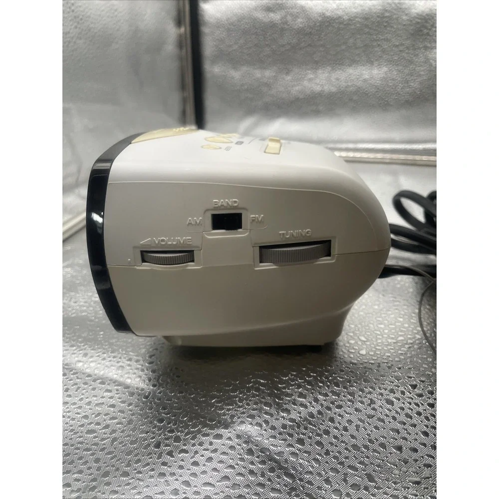 Sony Dream Machine #ICF-C111 FM/AM Clock Radio Black Face on White Tested Works!